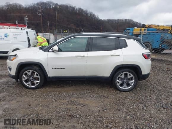 ✅ 2021 Jeep Compass Limited • VIN: 3C4NJCCB9MT597434 • Lot: 41580549. Listed on IAAI with 51,549 mi. Free auction sales archive from the USA and detailed vehicle history report at DreamBid. Image 13.