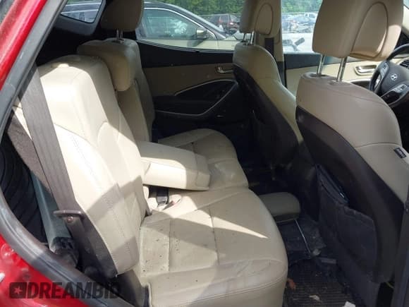 ✅ 2015 Hyundai Santa Fe • VIN: 5XYZUDLB4FG294425 • Lot: 42642628. Listed on IAAI with 89,000 mi. Free auction sales archive from the USA and detailed vehicle history report at DreamBid. Image 8.