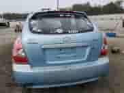 2009 Hyundai Accent Auto GS z VIN KMHCM36CX9U117686, wystawiony jako Copart lot #71089494 z przebiegiem 276 506 mil mil oraz Szkoda całkowita • Salvage title. Historia ofert i sprzedaży dostępna na DreamBid. Obrazek 6.