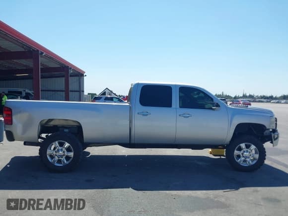 ✅ 2014 Chevrolet Silverado 2500HD LT • VIN: 1GC1KXC82EF139303 • Lot: 42747537. Listed on IAAI with 271,409 mi. Free auction sales archive from the USA and detailed vehicle history report at DreamBid. Image 14.