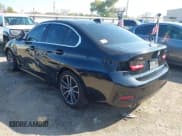 ✅ 2019 BMW 3 Series 330i xDrive • VIN: 3MW5R7J5XK8A26531 • Лот: 43450003. Опубликован ранее на IAAI с пробегом 79 515 миль. Бесплатный доступ к архиву аукционных продаж из США и подробный отчёт об истории автомобиля на DreamBid. Изображение 3.