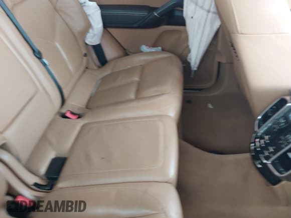 ✅ 2013 Porsche Cayenne Turbo • VIN: WP1AC2A26DLA92290 • Lot: 42651682. Wystawiony na IAAI z przebiegiem 102 155 mil. Bezpłatny archiwum sprzedaży aukcyjnych z USA i szczegółowy raport historii pojazdu na DreamBid. Zdjęcie 8.