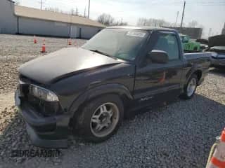 2000 Chevrolet S-10 LS with VIN 1GCCS14W0Y8247284, listed as a Copart auction lot 48760505 with 147,199 mi miles and Salvage title. Bid and sale history available at DreamBid. Image 1.