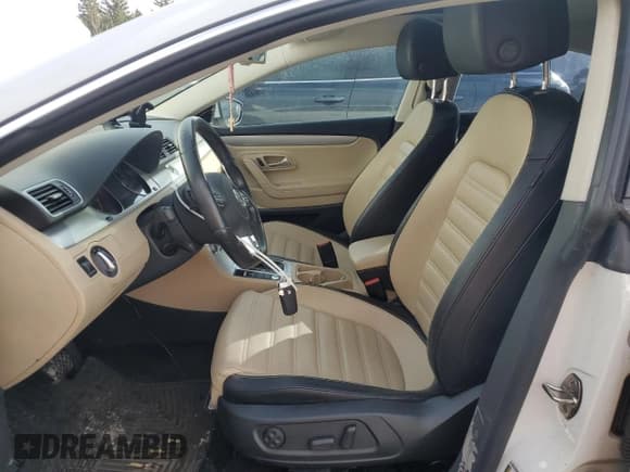 ✅ 2015 Volkswagen CC Sport • VIN: WVWBN7AN2FE827166 • Lot: 92845545. Wystawiony na Copart z przebiegiem 151 449 mil. Bezpłatny archiwum sprzedaży aukcyjnych z USA i szczegółowy raport historii pojazdu na DreamBid. Zdjęcie 7.