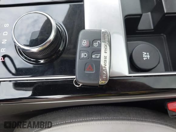 ✅ 2019 Land Rover Range Rover Velar R-Dynamic SE • VIN: SALYL2EX8KA783134 • Лот: 41827957. Опубликован ранее на IAAI с пробегом 66 666 миль. Бесплатный доступ к архиву аукционных продаж из США и подробный отчёт об истории автомобиля на DreamBid. Изображение 11.