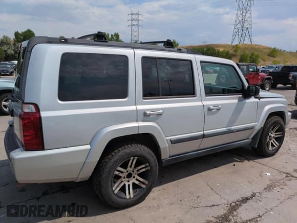 ✅ 2008 Jeep Commander Sport • VIN: 1J8HG48N48C229564 • Lot: 65034805. Wystawiony na Copart z przebiegiem 161 706 mil. Bezpłatny archiwum sprzedaży aukcyjnych z USA i szczegółowy raport historii pojazdu na DreamBid. Zdjęcie 3.