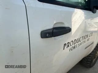 ✅ 2011 Chevrolet Silverado 2500HD Work Truck • VIN: 1GC0KVCG2BZ385561 • Lot: 42613954. Wystawiony na IAAI z przebiegiem 201 041 mil. Bezpłatny archiwum sprzedaży aukcyjnych z USA i szczegółowy raport historii pojazdu na DreamBid. Zdjęcie 1.