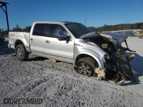 ✅ 2010 Ford F-150 XL • VIN: 1FTFW1EV6AFB49224 • Lot: 82528285. Wystawiony na Copart z przebiegiem Nie podano. Bezpłatny archiwum sprzedaży aukcyjnych z USA i szczegółowy raport historii pojazdu na DreamBid. Zdjęcie 4.