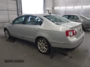 ✅ 2010 Volkswagen Passat Komfort • VIN: WVWJM7AN8AE102825 • Lot: 43478692. Listed on IAAI with 180,110 mi. Free auction sales archive from the USA and detailed vehicle history report at DreamBid. Image 3.