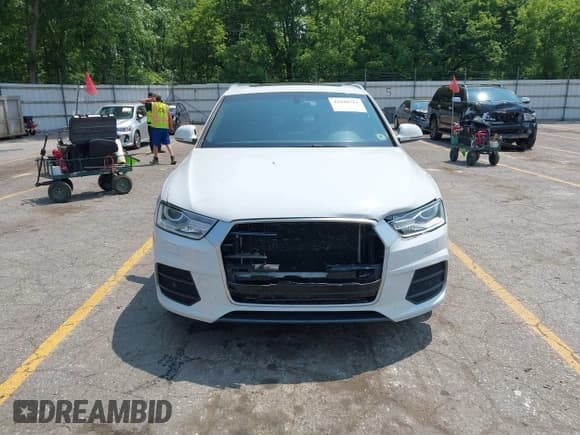 ✅ 2016 Audi Q3 Premium Plus • VIN: WA1EFCFSXGR014289 • Lot: 42440711. Listed on IAAI with 120,765 mi. Free auction sales archive from the USA and detailed vehicle history report at DreamBid. Image 12.