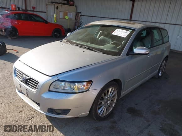 ✅ 2009 Volvo V50 • VIN: YV1MW390592470167 • Lot: 42473638. Listed on IAAI with 104,772 mi. Free auction sales archive from the USA and detailed vehicle history report at DreamBid. Image 18.