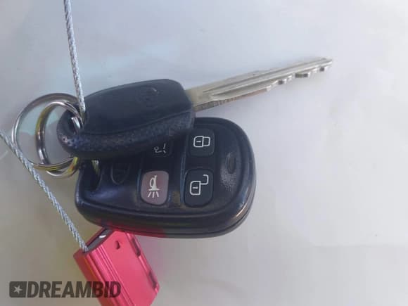 ✅ 2006 Kia Sorento LX • VIN: KNDJC733665619160 • Lot: 42951825. Wystawiony na IAAI z przebiegiem 102 878 mil. Bezpłatny archiwum sprzedaży aukcyjnych z USA i szczegółowy raport historii pojazdu na DreamBid. Zdjęcie 11.