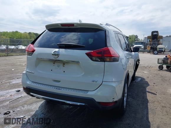 ✅ 2017 Nissan Rogue SL • VIN: 5N1AT2MT6HC883345 • Lot: 41973902. Listed on IAAI with 131,803 mi. Free auction sales archive from the USA and detailed vehicle history report at DreamBid. Image 16.