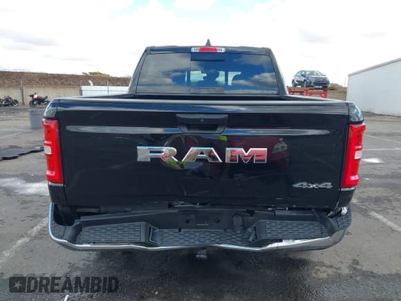 ✅ 2025 Ram 1500 Tradesman • VIN: 1C6RRFGG2SN541096 • Lot: 43465513. Wystawiony na IAAI z przebiegiem 3 580 mil. Bezpłatny archiwum sprzedaży aukcyjnych z USA i szczegółowy raport historii pojazdu na DreamBid. Zdjęcie 16.