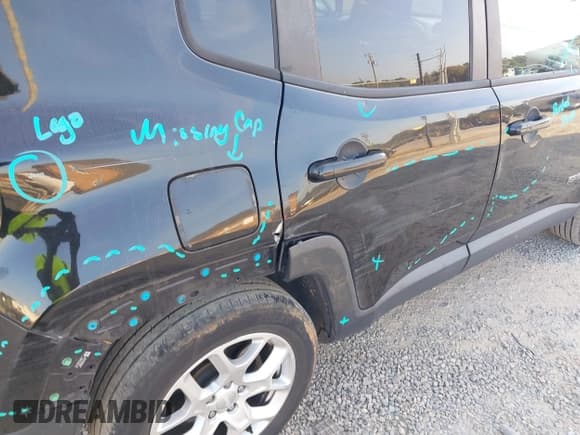 ✅ 2016 Jeep Renegade Latitude • VIN: ZACCJABT5GPD16182 • Lot: 43266239. Wystawiony na IAAI z przebiegiem 100 322 mil. Bezpłatny archiwum sprzedaży aukcyjnych z USA i szczegółowy raport historii pojazdu na DreamBid. Zdjęcie 6.