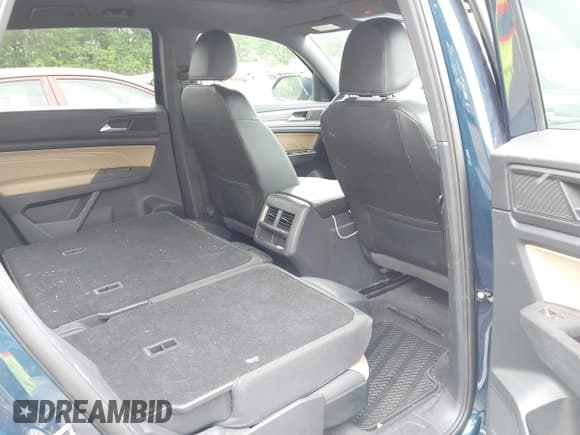 ✅ 2022 Volkswagen Atlas SE • VIN: 1V2JE2CA4NC205458 • Lot: 42176005. Wystawiony na IAAI z przebiegiem 125 429 mil. Bezpłatny archiwum sprzedaży aukcyjnych z USA i szczegółowy raport historii pojazdu na DreamBid. Zdjęcie 8.