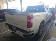 ✅ 2021 Chevrolet Silverado 1500 Custom • VIN: 3GCPWBEK9MG287200 • Lot: 42132213. Wystawiony na IAAI z przebiegiem 56 693 mil. Bezpłatny archiwum sprzedaży aukcyjnych z USA i szczegółowy raport historii pojazdu na DreamBid. Zdjęcie 1.