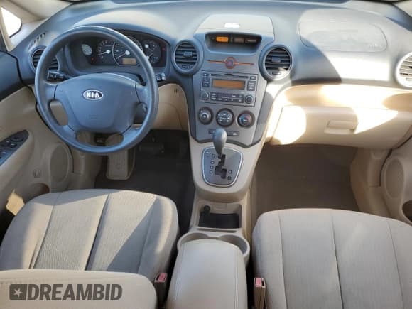 ✅ 2008 Kia Rondo LX • VIN: KNAFG526587163196 • Lot: 76804814. Wystawiony na Copart z przebiegiem 185 001 mil. Bezpłatny archiwum sprzedaży aukcyjnych z USA i szczegółowy raport historii pojazdu na DreamBid. Zdjęcie 8.