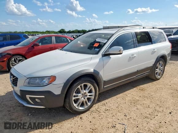 ✅ 2016 Volvo XC70 T5 Drive-E Premier • VIN: YV440MBK8G1248893 • Lot: 62000905. Wystawiony na Copart z przebiegiem 128 109 mil. Bezpłatny archiwum sprzedaży aukcyjnych z USA i szczegółowy raport historii pojazdu na DreamBid. Zdjęcie 1.