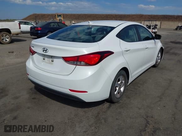 ✅ 2014 Hyundai Elantra SE • VIN: 5NPDH4AE1EH497890 • Lot: 43301486. Listed on IAAI with 230,734 mi. Free auction sales archive from the USA and detailed vehicle history report at DreamBid. Image 4.