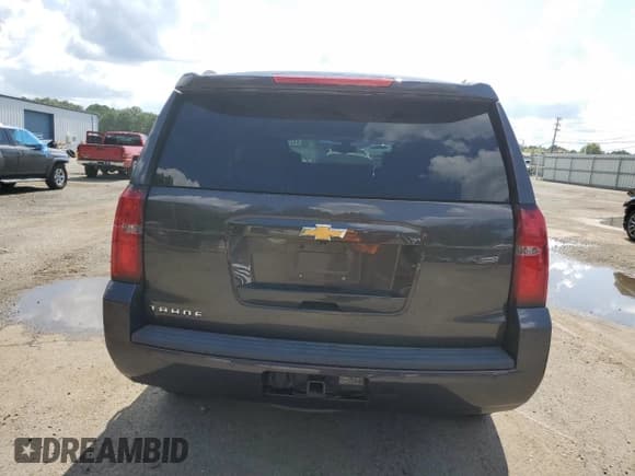 ✅ 2018 Chevrolet Tahoe LS • VIN: 1GNSCAKC2JR339912 • Lot: 69231005. Wystawiony na Copart z przebiegiem 132 231 mil. Bezpłatny archiwum sprzedaży aukcyjnych z USA i szczegółowy raport historii pojazdu na DreamBid. Zdjęcie 6.