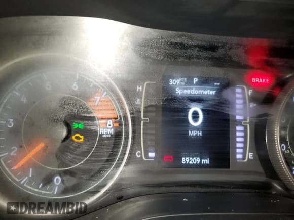 ✅ 2019 Jeep Cherokee Upland • VIN: 1C4PJMCXXKD169241 • Lot: 83604034. Wystawiony na Copart z przebiegiem 89 209 mil. Bezpłatny archiwum sprzedaży aukcyjnych z USA i szczegółowy raport historii pojazdu na DreamBid. Zdjęcie 9.