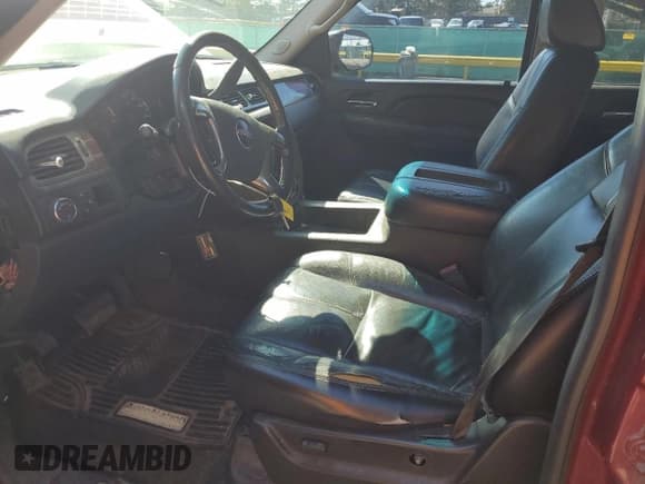 ✅ 2007 GMC Yukon XL SLT • VIN: 1GKFC16077J261844 • Lot: 81578115. Listed on Copart with 217,998 mi. Free auction sales archive from the USA and detailed vehicle history report at DreamBid. Image 7.