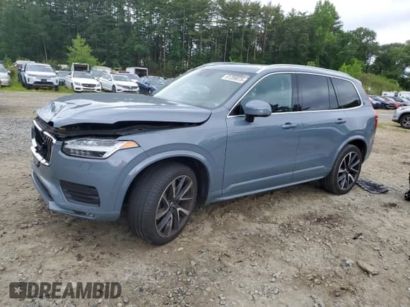 ✅ 2022 Volvo XC90 Momentum • VIN: YV4A22PK7N1788212 • Lot: 61209075. Wystawiony na Copart z przebiegiem 34 428 mil. Bezpłatny archiwum sprzedaży aukcyjnych z USA i szczegółowy raport historii pojazdu na DreamBid. Zdjęcie 1.