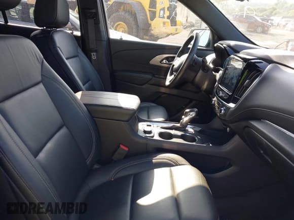 ✅ 2022 Chevrolet Traverse LT • VIN: 1GNERHKW0NJ131899 • Lot: 42567239. Wystawiony na IAAI z przebiegiem 78 665 mil. Bezpłatny archiwum sprzedaży aukcyjnych z USA i szczegółowy raport historii pojazdu na DreamBid. Zdjęcie 5.