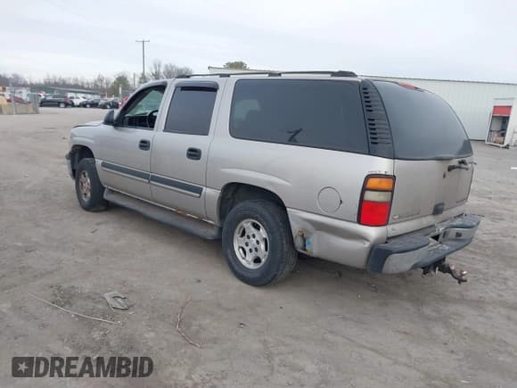 ✅ 2005 Chevrolet Suburban LT • VIN: 3GNFK16Z65G185021 • Лот: 41358279. Опубликован ранее на IAAI с пробегом 252 442 миль. Бесплатный доступ к архиву аукционных продаж из США и подробный отчёт об истории автомобиля на DreamBid. Изображение 3.