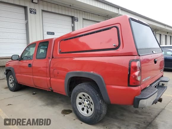 ✅ 2005 Chevrolet Silverado 1500 LS • VIN: 2GCEC19VX51374693 • Лот: 44377964. Опубликован ранее на Copart с пробегом 120 114 миль. Бесплатный доступ к архиву аукционных продаж из США и подробный отчёт об истории автомобиля на DreamBid. Изображение 2.