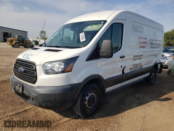 ✅ 2016 Ford Transit Cargo • VIN: 1FTYR2CG2GKA11335 • Лот: 71543484. Опубликован ранее на Copart с пробегом 213 907 миль. Бесплатный доступ к архиву аукционных продаж из США и подробный отчёт об истории автомобиля на DreamBid. Изображение 1.