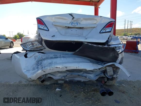 ✅ 2012 Mazda 6 i Touring • VIN: 1YVHZ8DHXC5M13469 • Lot: 43785147. Listed on IAAI with 158,465 mi. Free auction sales archive from the USA and detailed vehicle history report at DreamBid. Image 17.