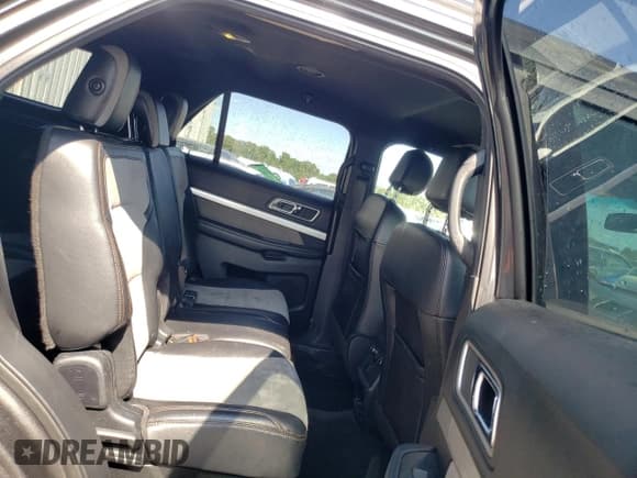 ✅ 2017 Ford Explorer XLT • VIN: 1FM5K8D81HGB18636 • Lot: 70666574. Listed on Copart with 185,706 mi. Free auction sales archive from the USA and detailed vehicle history report at DreamBid. Image 11.