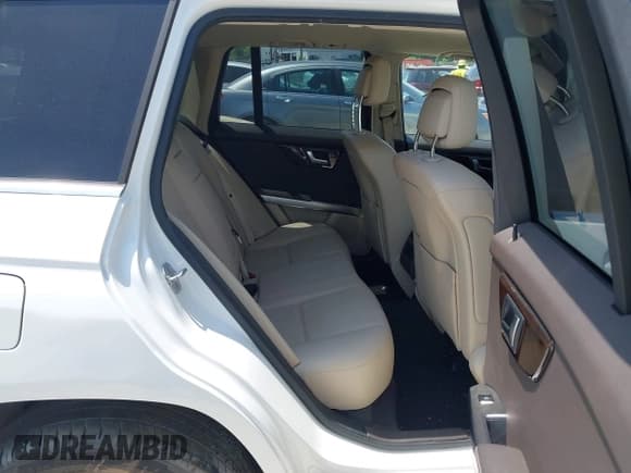 ✅ 2014 Mercedes-Benz GLK 350 • VIN: WDCGG8JB0EG290631 • Лот: 42172482. Опубликован ранее на IAAI с пробегом 88 985 миль. Бесплатный доступ к архиву аукционных продаж из США и подробный отчёт об истории автомобиля на DreamBid. Изображение 8.