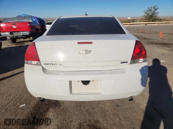 ✅ 2014 Chevrolet Impala LT • VIN: 2G1WB5E34E1109635 • Lot: 91444985. Wystawiony na Copart z przebiegiem 280 790 mil. Bezpłatny archiwum sprzedaży aukcyjnych z USA i szczegółowy raport historii pojazdu na DreamBid. Zdjęcie 6.