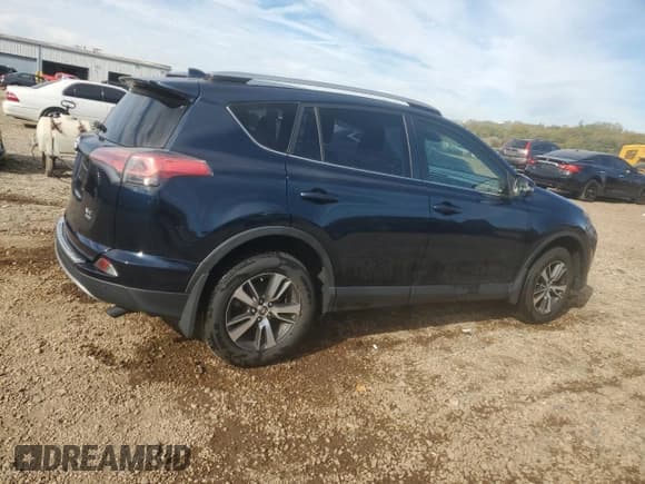 ✅ 2018 Toyota RAV4 XLE • VIN: JTMRFREV3JJ732391 • Lot: 90033145. Listed on Copart with 59,349 mi. Free auction sales archive from the USA and detailed vehicle history report at DreamBid. Image 3.