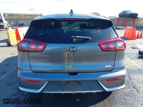 ✅ 2017 Kia Niro Touring • VIN: KNDCE3LC5H5081579 • Lot: 43547950. Wystawiony na IAAI z przebiegiem 100 833 mil. Bezpłatny archiwum sprzedaży aukcyjnych z USA i szczegółowy raport historii pojazdu na DreamBid. Zdjęcie 17.