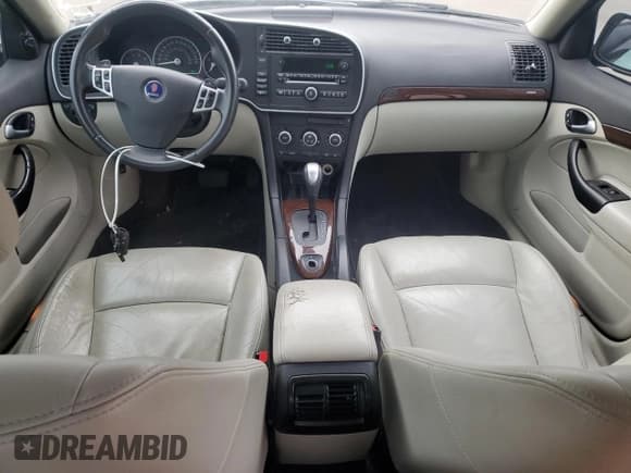 ✅ 2011 Saab 9-3 • VIN: YS3FA4CY1B1300619 • Lot: 92678425. Wystawiony na Copart z przebiegiem 143 678 mil. Bezpłatny archiwum sprzedaży aukcyjnych z USA i szczegółowy raport historii pojazdu na DreamBid. Zdjęcie 8.