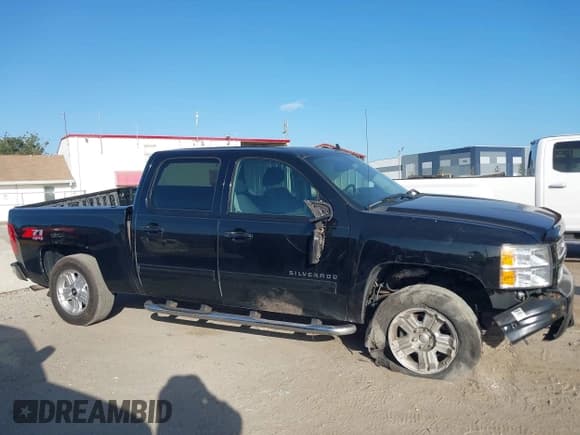 ✅ 2013 Chevrolet Silverado 1500 LT • VIN: 3GCPKSE77DG256616 • Lot: 43355281. Wystawiony na IAAI z przebiegiem 192 834 mil. Bezpłatny archiwum sprzedaży aukcyjnych z USA i szczegółowy raport historii pojazdu na DreamBid. Zdjęcie 13.