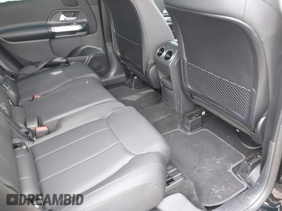 ✅ 2025 Mercedes-Benz GLB 250 • VIN: W1N4M4HB7SW396584 • Lot: 42730200. Listed on IAAI with 3,497 mi. Free auction sales archive from the USA and detailed vehicle history report at DreamBid. Image 8.