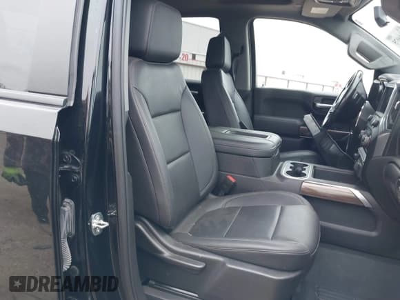 ✅ 2021 Chevrolet Silverado 1500 LT Trail Boss • VIN: 3GCPYFEL2MG471873 • Lot: 41216075. Wystawiony na IAAI z przebiegiem 40 334 mil. Bezpłatny archiwum sprzedaży aukcyjnych z USA i szczegółowy raport historii pojazdu na DreamBid. Zdjęcie 5.