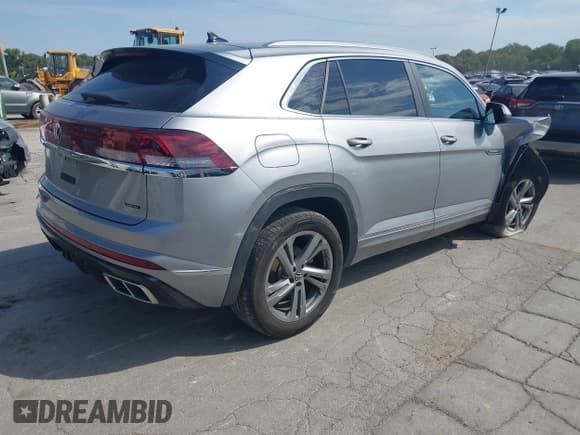 ✅ 2024 Volkswagen Atlas SEL R-Line • VIN: 1V2AE2CA3RC254432 • Lot: 43197393. Wystawiony na IAAI z przebiegiem 29 484 mil. Bezpłatny archiwum sprzedaży aukcyjnych z USA i szczegółowy raport historii pojazdu na DreamBid. Zdjęcie 4.