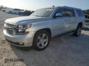 ✅ 2017 Chevrolet Suburban Premier • VIN: 1GNSKJKC5HR215260 • Lot: 64230254. Wystawiony na Copart z przebiegiem 122 978 mil. Bezpłatny archiwum sprzedaży aukcyjnych z USA i szczegółowy raport historii pojazdu na DreamBid. Zdjęcie 1.