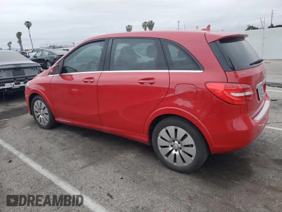 ✅ 2014 Mercedes-Benz B Electric Drive • VIN: WDDVP9ABXEJ003839 • Lot: 53499135. Listed on Copart with 33,918 mi. Free auction sales archive from the USA and detailed vehicle history report at DreamBid. Image 2.