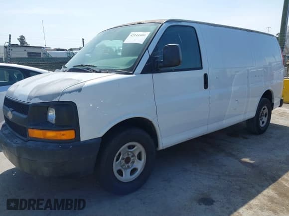 ✅ 2005 Chevrolet Express Cargo • VIN: 1GCFG15T651238970 • Lot: 42141600. Listed on IAAI with 138,534 mi. Free auction sales archive from the USA and detailed vehicle history report at DreamBid. Image 2.