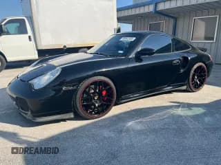 ✅ 2003 Porsche 911 Carrera S • VIN: WP0AB299X3S687136 • Lot: 46843935. Wystawiony na Copart z przebiegiem 55 299 mil. Bezpłatny archiwum sprzedaży aukcyjnych z USA i szczegółowy raport historii pojazdu na DreamBid. Zdjęcie 1.