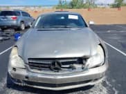 ✅ 2006 Mercedes-Benz CLS 500 • VIN: WDDDJ75X26A059136 • Lot: 42278375. Wystawiony na IAAI z przebiegiem 165 760 mil. Bezpłatny archiwum sprzedaży aukcyjnych z USA i szczegółowy raport historii pojazdu na DreamBid. Zdjęcie 6.