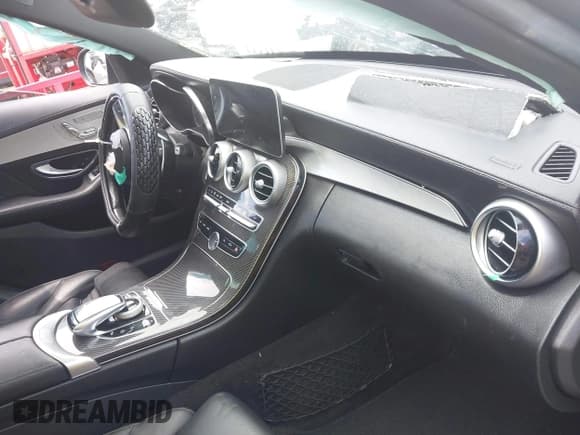 ✅ 2019 Mercedes-Benz C 43 AMG • VIN: 55SWF6EB9KU292191 • Lot: 42231741. Listed on IAAI with 80,572 mi. Free auction sales archive from the USA and detailed vehicle history report at DreamBid. Image 17.