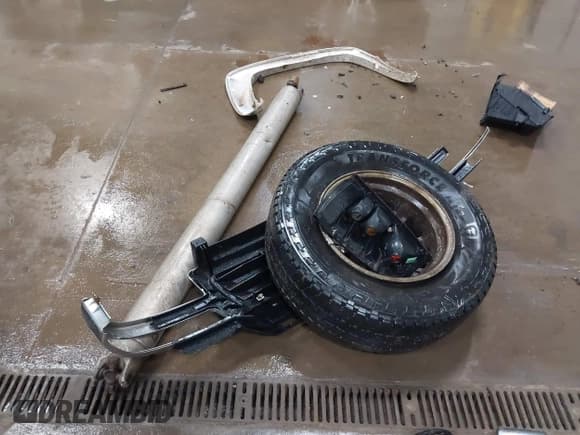 ✅ 2005 GMC Sierra 2500HD SLT • VIN: 1GTHK23215F964231 • Lot: 42156846. Wystawiony na IAAI z przebiegiem Nie podano. Bezpłatny archiwum sprzedaży aukcyjnych z USA i szczegółowy raport historii pojazdu na DreamBid. Zdjęcie 12.